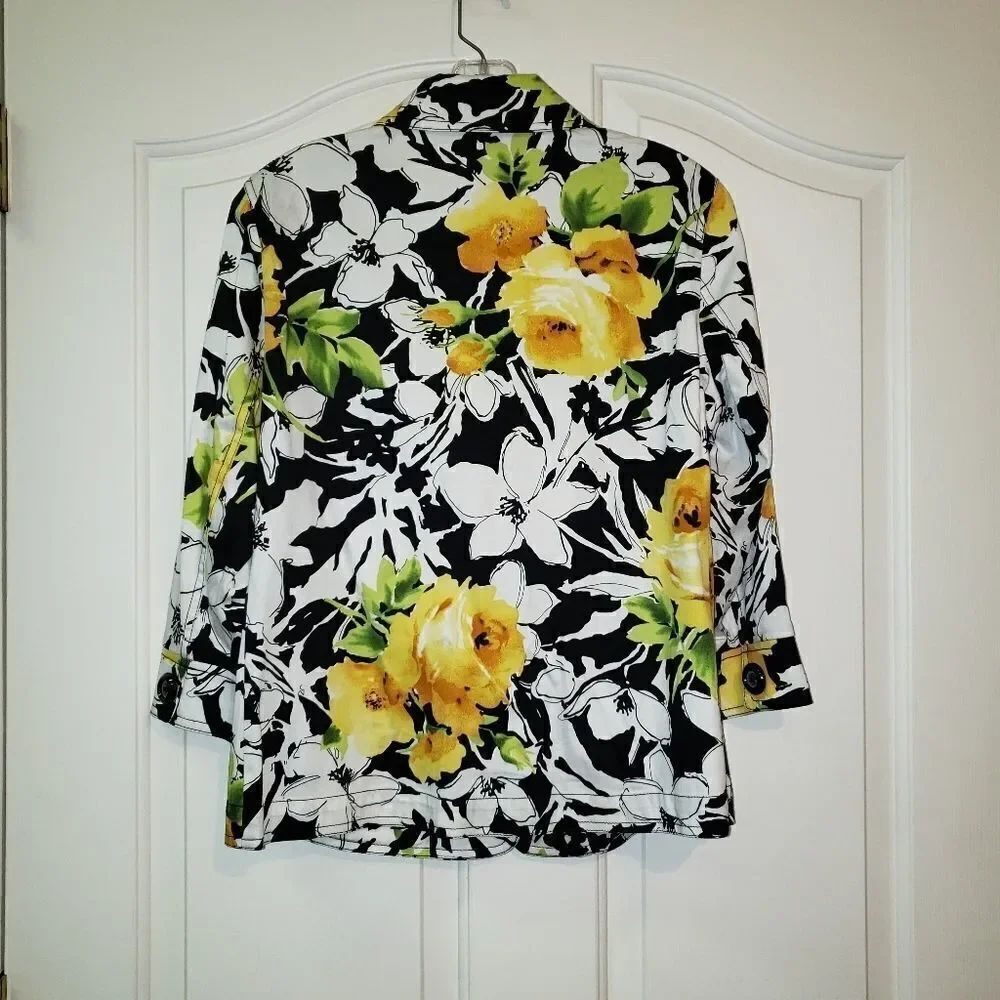 Christopher & Banks Jacket - Picture 4 of 6